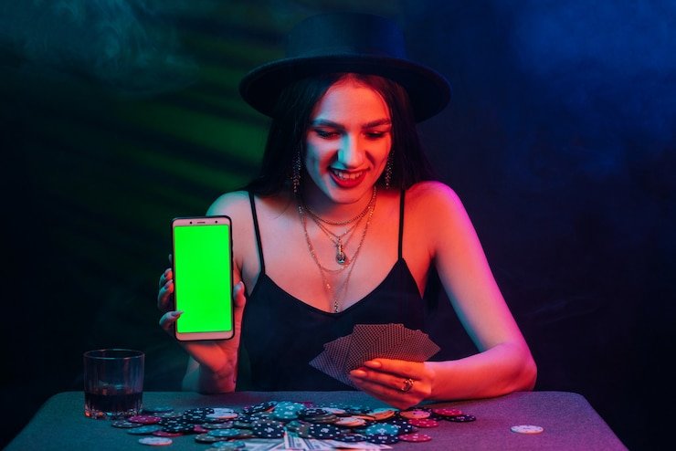 Pengguna Indonesia membaca menu hiburan mobile